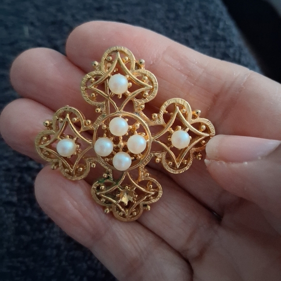 Brooch - Picture 3 of 5